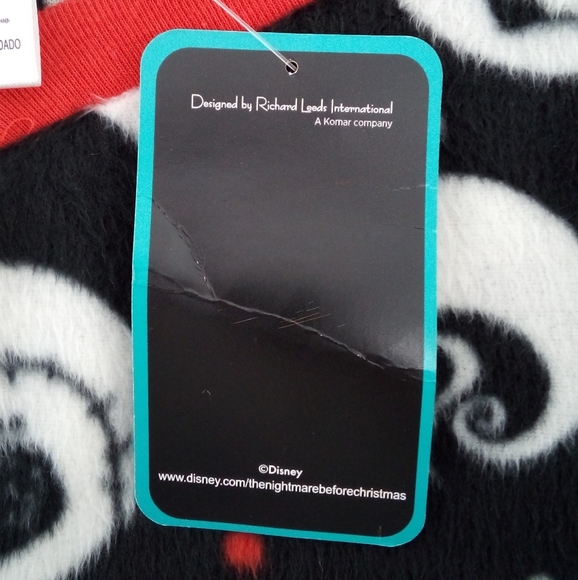 NWT The Nightmare Before Christmas Plush Pajama Top M Black White Red Holiday - Picture 7 of 9